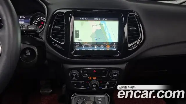 Jeep Compass 2018 — Фото 15/20