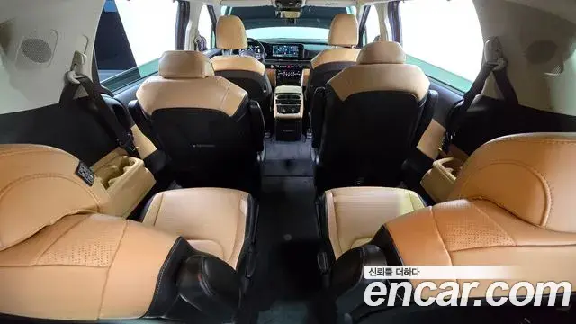 Kia Carnival 2021 — Фото 19/20