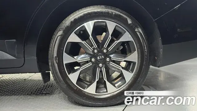 Kia Carnival 2021 — Photo 1/31