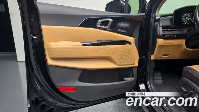 Kia Carnival 2021 — Photo 8/31