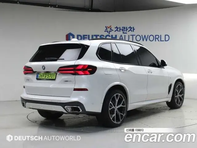 BMW X5 2025 — Фото 1/20