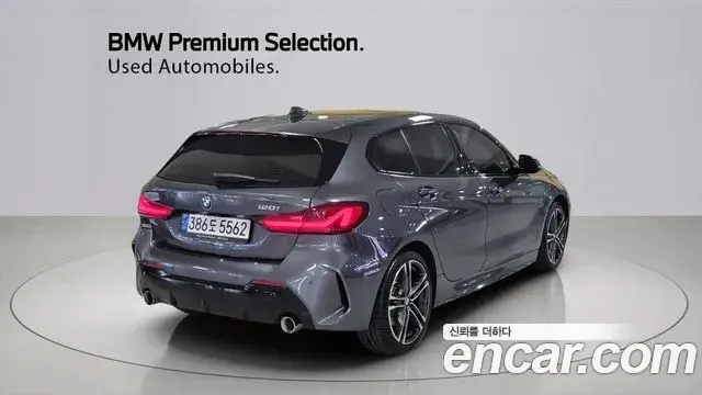 BMW 1 Series 2022 — Фото 1/20