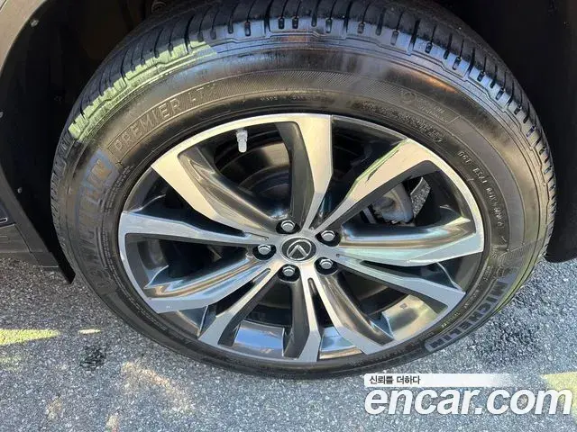 Lexus RX450h 2019 — Photo 1/20