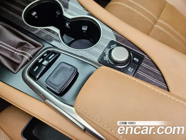 Lexus RX450h 2019 — Photo 15/20