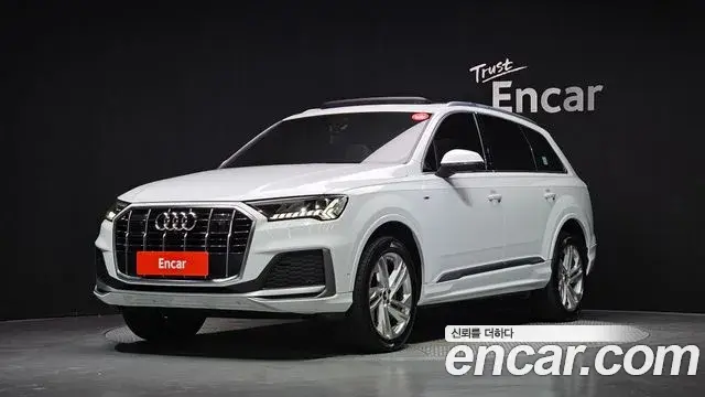 Audi Q7 2022 — Фото 1/20