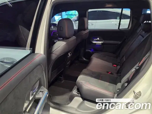 Mercedes-Benz GLB-Class 2026 — Фото 8/20