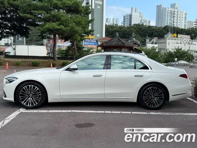Mercedes-Benz S-Class 2022 — Фото 13/20