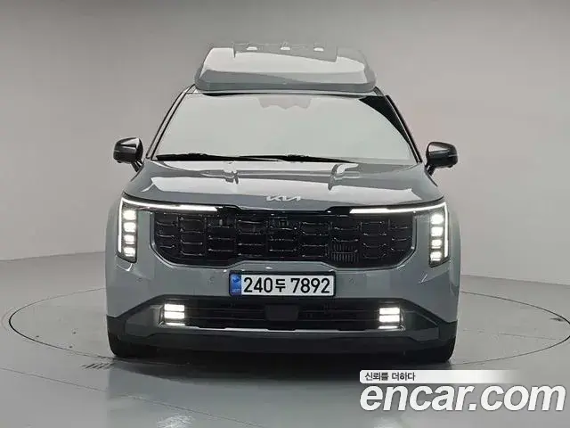 Kia Carnival 2024 — Фото 2/17