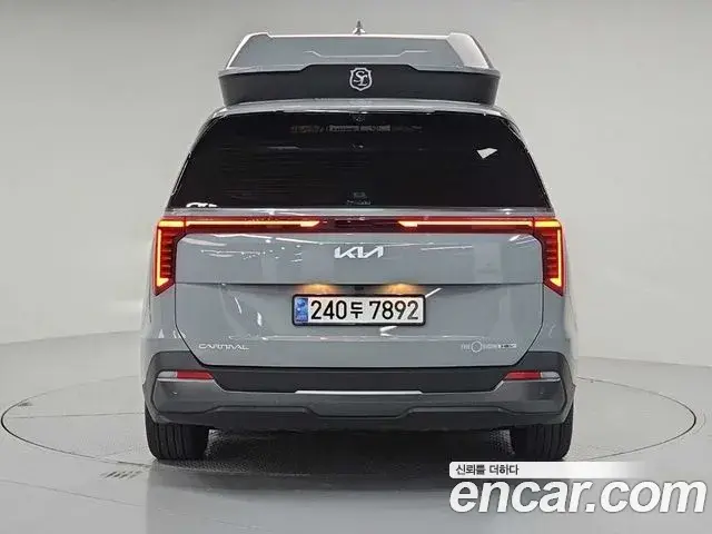 Kia Carnival 2024 — Фото 3/17
