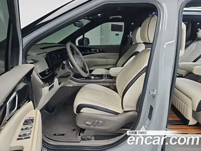 Kia Carnival 2024 — Фото 11/17