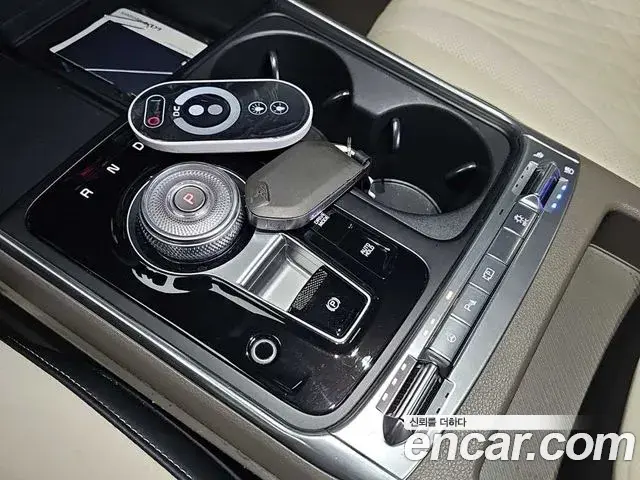 Kia Carnival 2024 — Фото 12/17