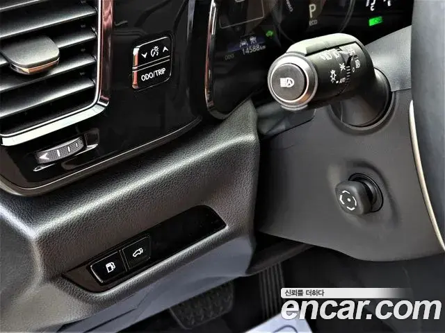 Lexus NX350h 2025 — Photo 6/20
