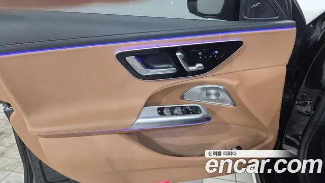 Mercedes-Benz E-Class 2025 — Photo 15/20