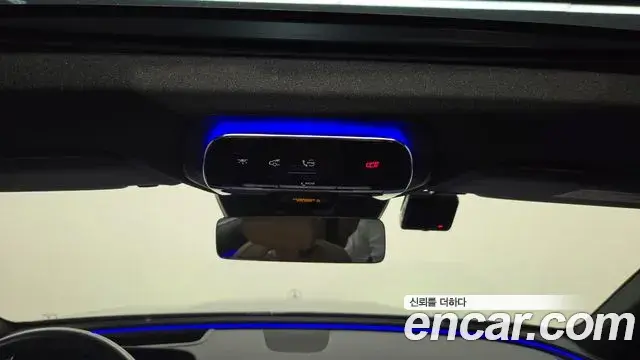 Mercedes-Benz E-Class 2025 — Photo 17/20