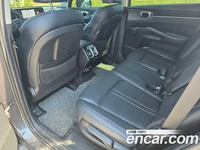 Kia Sorento 2020 — Фото 16/18