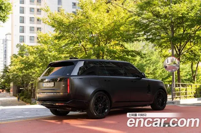 Land Rover Range Rover 2023 — ფოტო 2/20