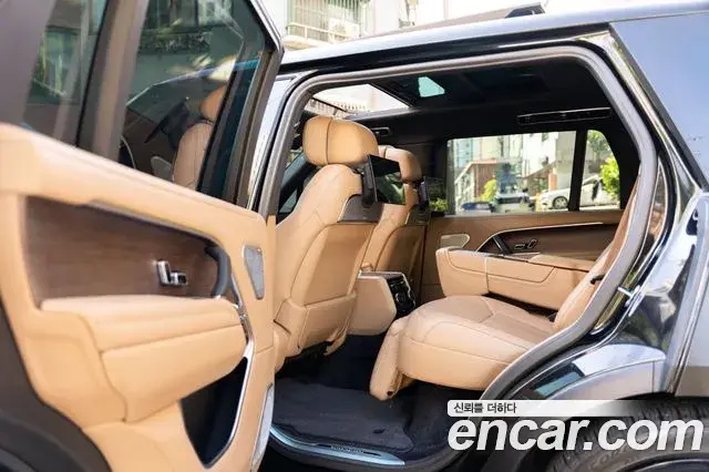 Land Rover Range Rover 2023 — ფოტო 5/20