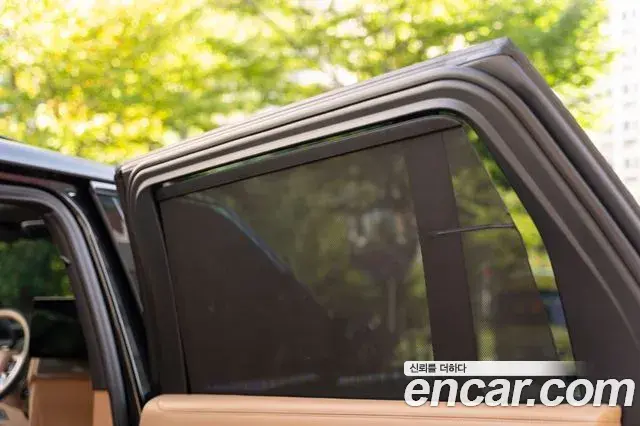 Land Rover Range Rover 2023 — ფოტო 9/20