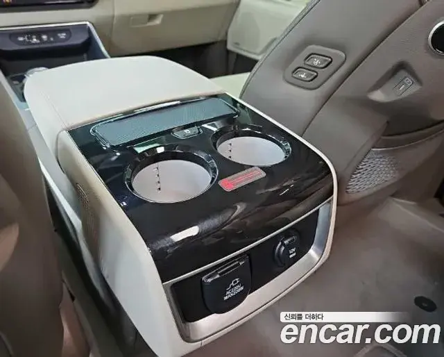 Kia Carnival 2025 — Фото 14/19