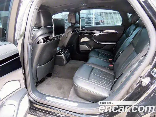 Audi A8 2020 — Photo 11/20