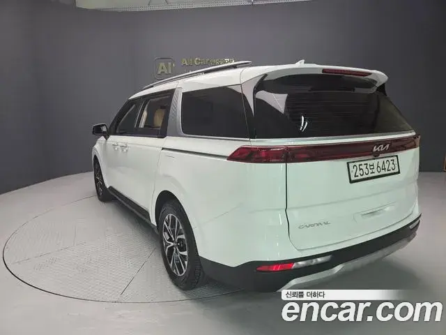 Kia Carnival 2023 — Photo 1/20