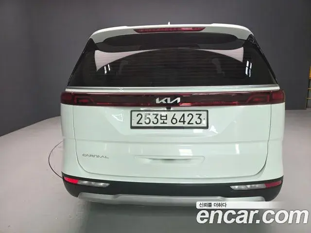 Kia Carnival 2023 — Photo 3/20