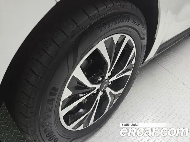 Kia Carnival 2023 — Photo 4/20