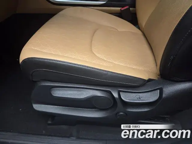 Kia Carnival 2023 — Photo 9/20