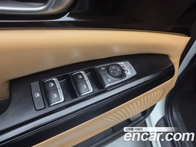Kia Carnival 2023 — Photo 14/20
