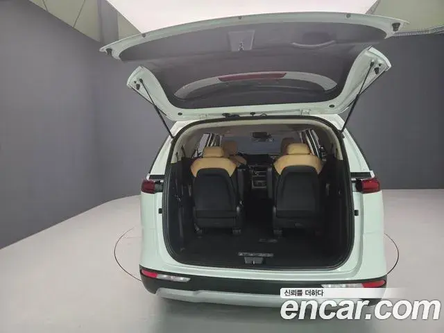 Kia Carnival 2023 — Photo 20/20