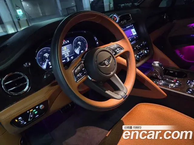 Bentley Bentayga 2021 — ფოტო 15/20