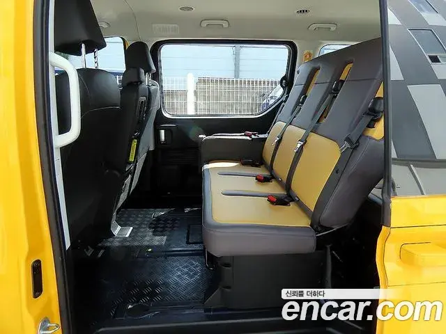 Hyundai Staria 2023 — Фото 5/20