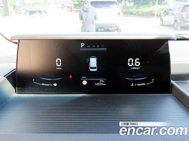 Hyundai Staria 2023 — Фото 9/20