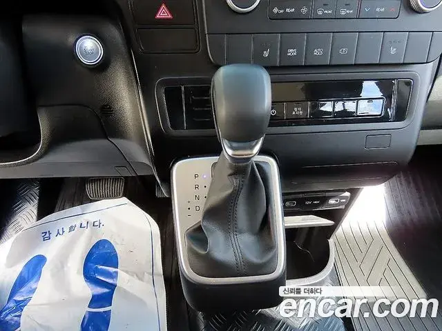 Hyundai Staria 2023 — Фото 10/20