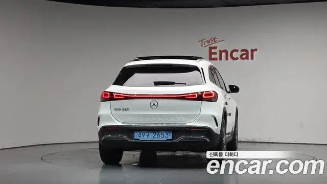 Mercedes-Benz EQA 2023 — Photo 16/36