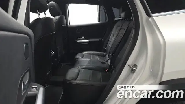 Mercedes-Benz EQA 2023 — Photo 31/36