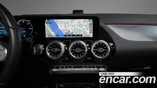Mercedes-Benz EQA 2023 — Photo 3/36
