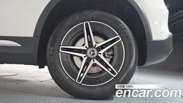 Mercedes-Benz EQA 2023 — Photo 34/36