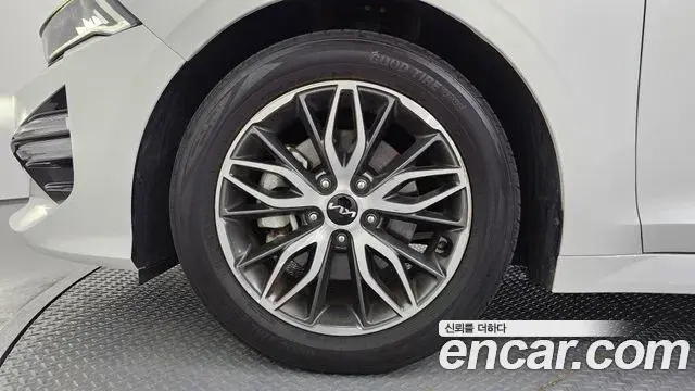 Kia K5 2022 — Photo 5/20