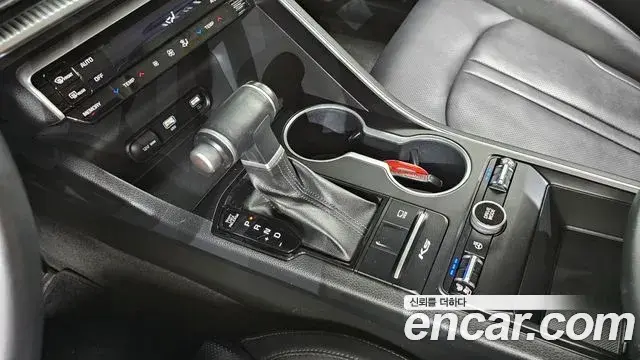 Kia K5 2022 — Photo 9/20