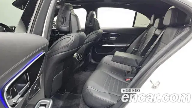 Mercedes-Benz C-Class 2023 — Фото 11/20