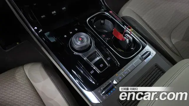 Kia Carnival 2023 — Photo 9/20