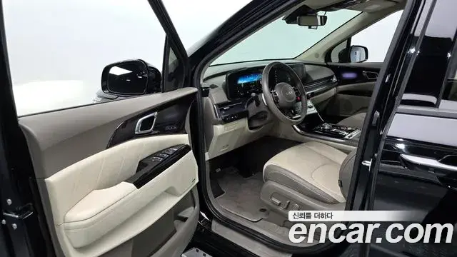 Kia Carnival 2023 — Photo 10/20