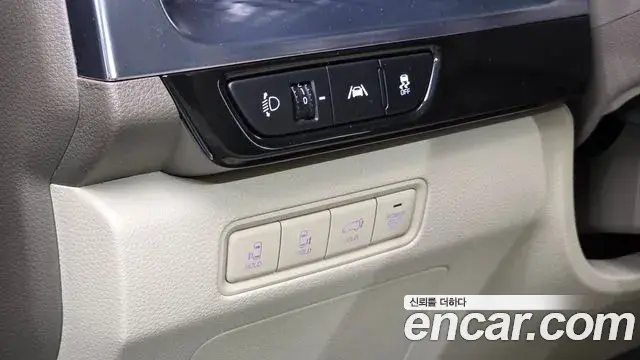 Kia Carnival 2023 — Photo 15/20