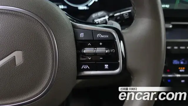 Kia Carnival 2023 — Photo 17/20