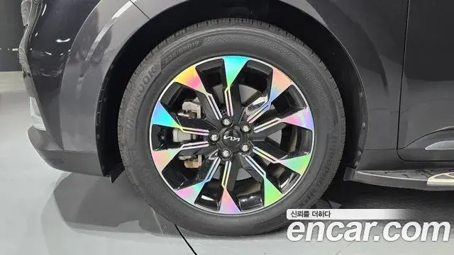 Kia Carnival 2021 — Photo 5/20