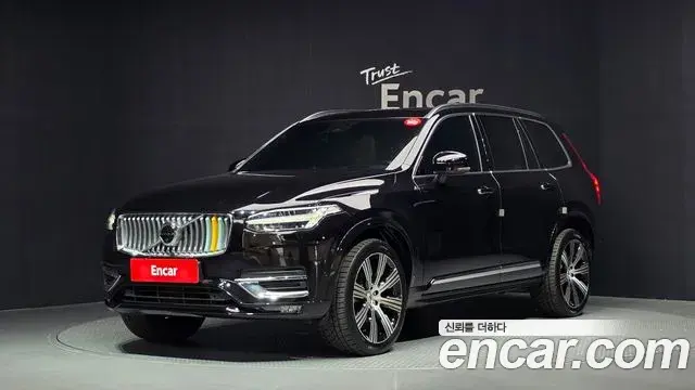 Volvo XC90 2023 — ფოტო 21/32