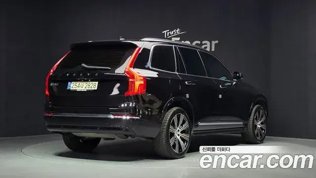Volvo XC90 2023 — ფოტო 4/32