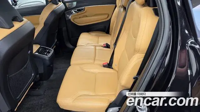 Volvo XC90 2023 — ფოტო 14/32