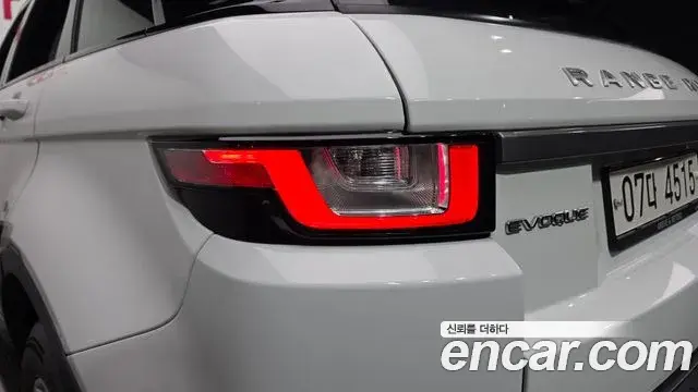 Land Rover Range Rover Evoque 2018 — ფოტო 24/34